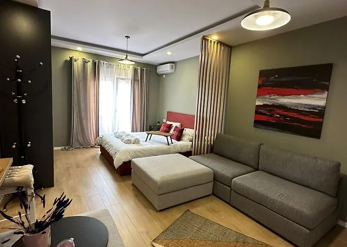 公寓 Urban Charm With Balcony *