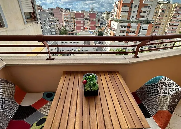 公寓 Urban Charm With Balcony 地拉那