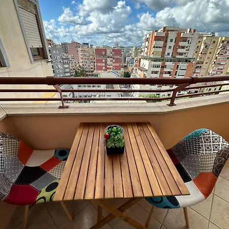 Apartment Urban Charm With Balcony Tirana