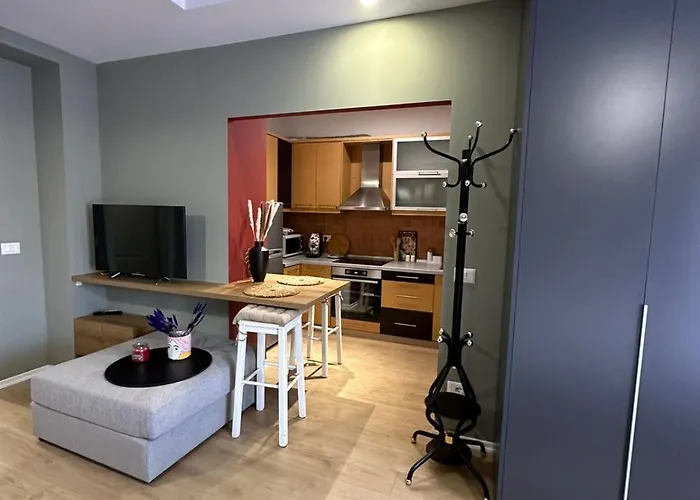 Urban Charm With Balcony