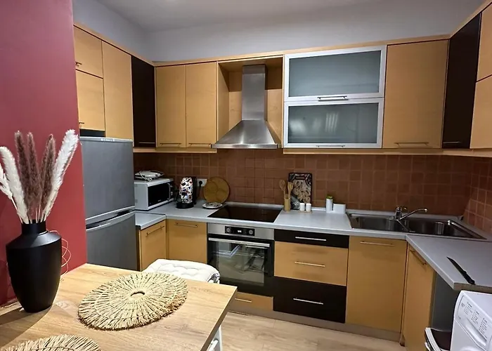 Διαμέρισμα Urban Charm With Balcony Τίρανα