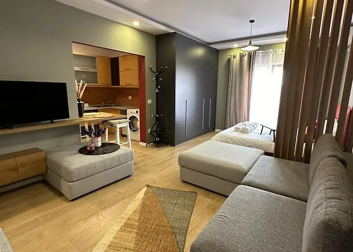 Apartment Urban Charm With Balcony *